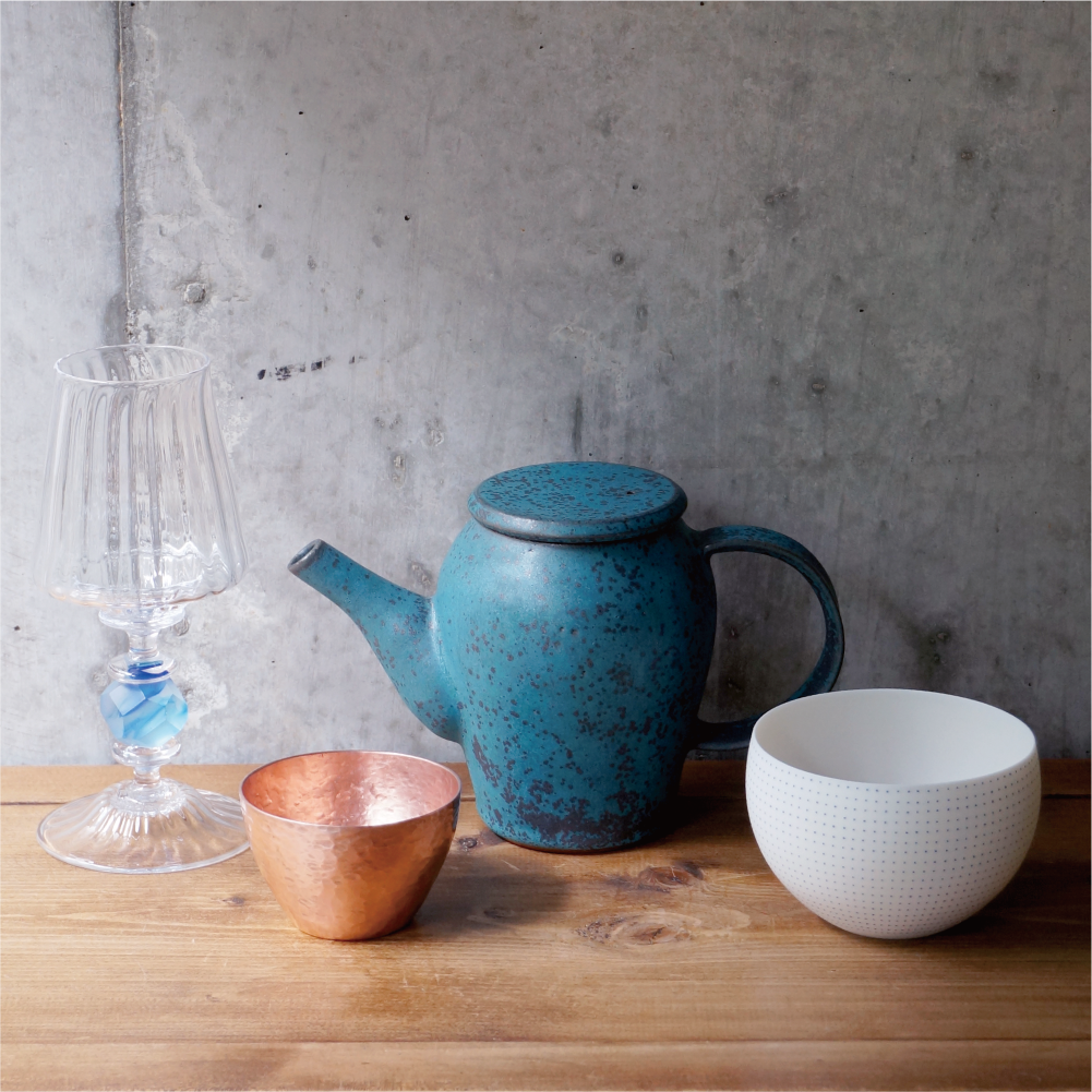 ビンテージ 金属製 ティーポット 細かい装飾が素晴らしい 作りが丁寧な